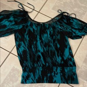 I.N. San Francisco Blue and Black Puff Sleeve Smocked Blouse